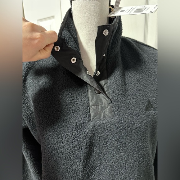 NWT NEW Adidas Women’s Black Polar Fleece Crop Pullover / Size Medium / IN9439 - Picture 4 of 13